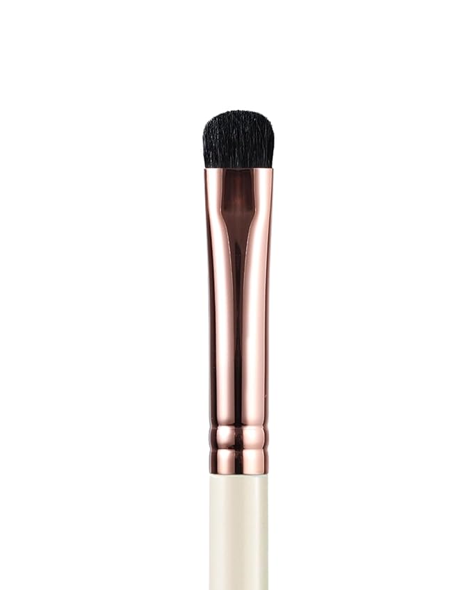 Small Smudge Brush, Professional Eyeshadow Brush for Smudging, Blending, Filling in, Premium Synthetic Bristles Tapered Eye Makeup Brush - Ivory