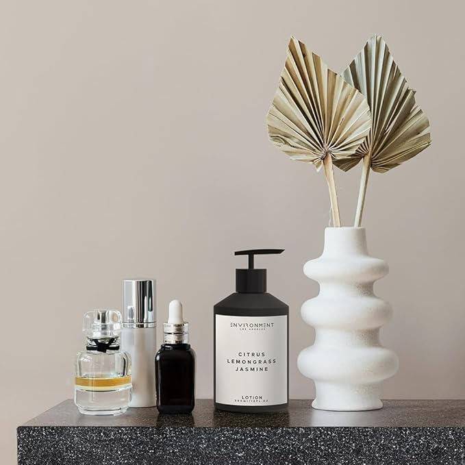 ENVIRONMENT Inspired by 5-Star Hotels WH Lotion, 300ml Luxury Scented Lotion (White Tea | Cedar | Aloe Vera) Bathroom Luxury, Men & Women High-End Body Lotion, Hand Cream, Dry Skin Treatment