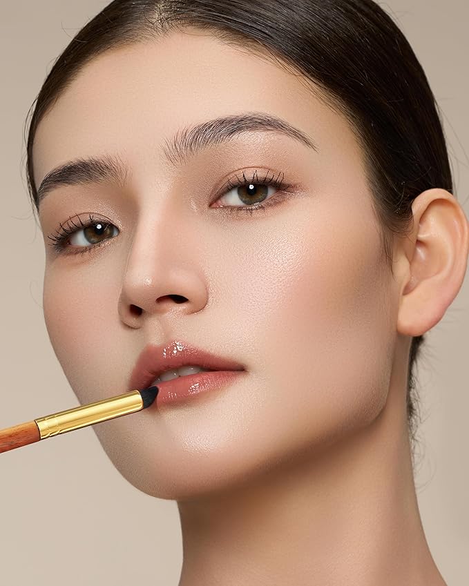 Desert Oak Series VelvetSlant Lip Artist - 45° Slanted Lip Brush for Gradient & Feathered Lips, Ultra-Soft Vegan Nylon, Bubinga Wood Handle (CM 198)